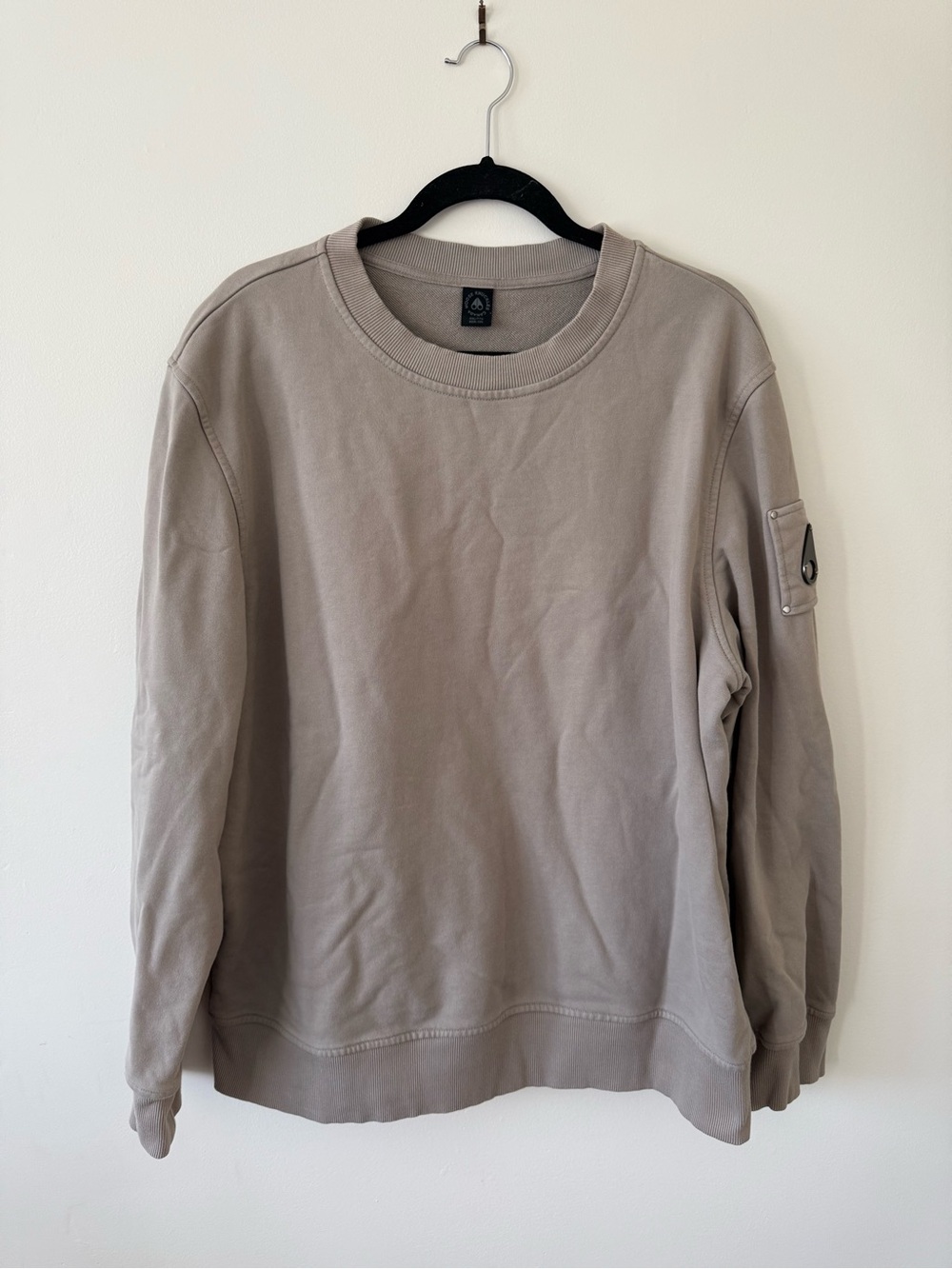 EUC moose knuckles crewneck sweater